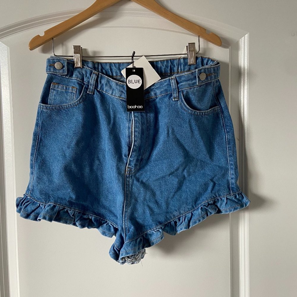 NWT Boohoo No Frill Denim Short